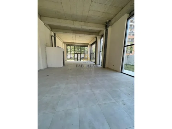 Tirane, shitet ambjent biznesi Kati 0, 168 m² 480.000 € (Urban Gate, Astir)