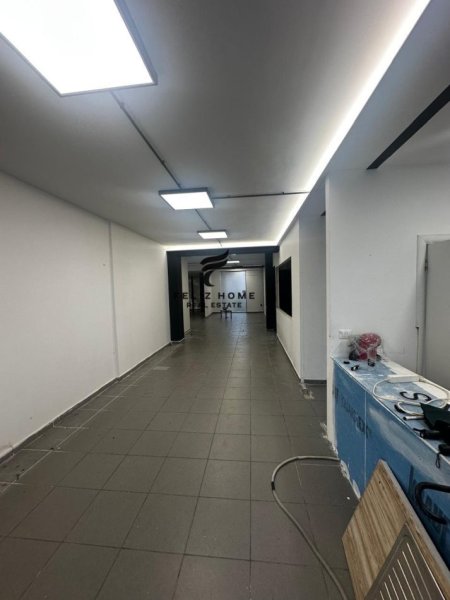 Tirane, jepet me qera ambjent biznesi Kati 1, 700 m² 5.000 € (STADIUMI DINAMO)