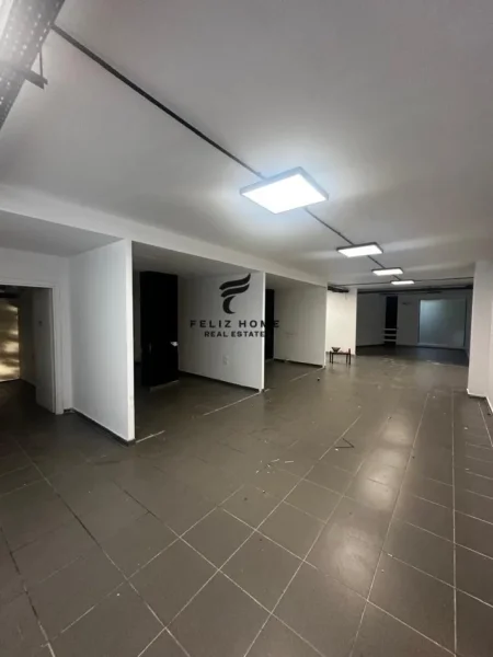Tirane, jepet me qera ambjent biznesi Kati 1, 700 m² 5.000 € (STADIUMI DINAMO)