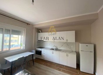 Tirane, jepet me qera apartament 2+1 Kati 4, 400 € (Astir)