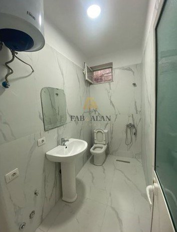 Tirane, jepet me qera apartament 2+1 Kati 4, 400 € (Astir)