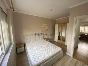 Tirane, jepet me qera apartament 2+1 Kati 4, 400 € (Astir)
