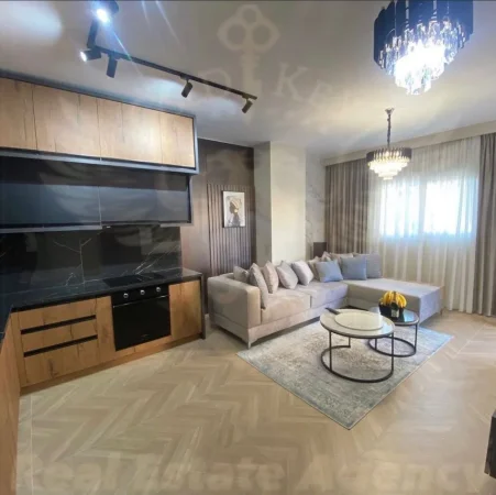 Durres, jepet me qera apartament 1+1+Ballkon Kati 2, 70 m² 600 € (Lagja 13,Plazh Hotel Vivas)