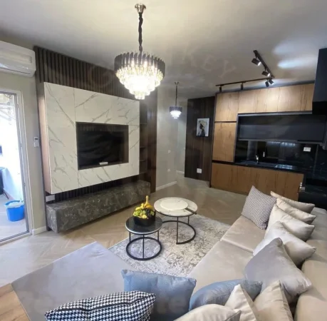 Durres, jepet me qera apartament 1+1+Ballkon Kati 2, 70 m² 600 € (Lagja 13,Plazh Hotel Vivas)