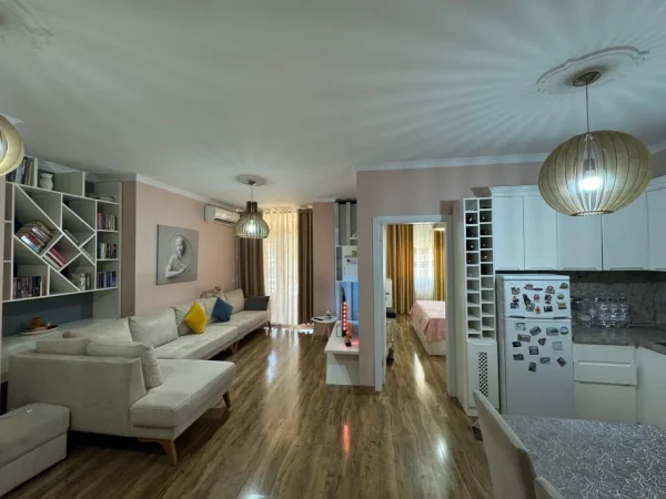Tirane, shitet apartament 1+1 Kati 5, 67 m² 95.000 € (Astir, Kompleksi Fratari)
