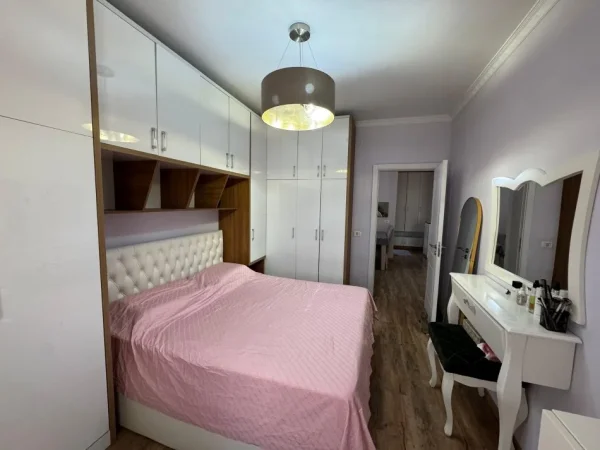 Tirane, shitet apartament 1+1 Kati 5, 67 m² 95.000 € (Astir, Kompleksi Fratari)