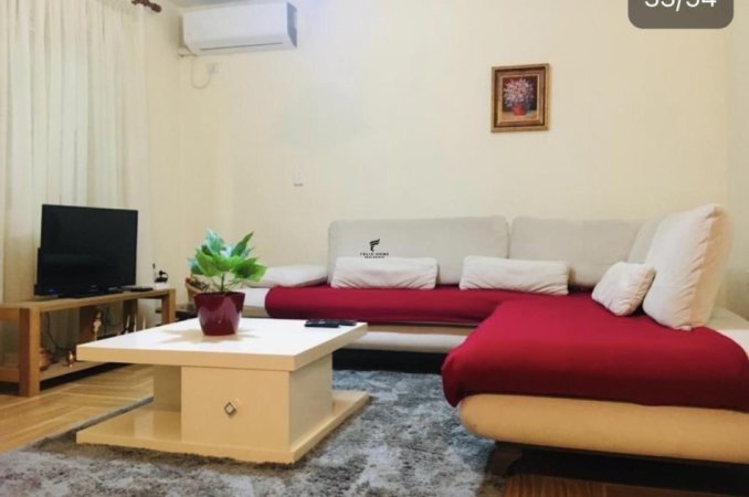 Tirane, jepet me qera apartament 1+1 Kati 3, 60 m² 400 € (RRUGA E DIBRES)