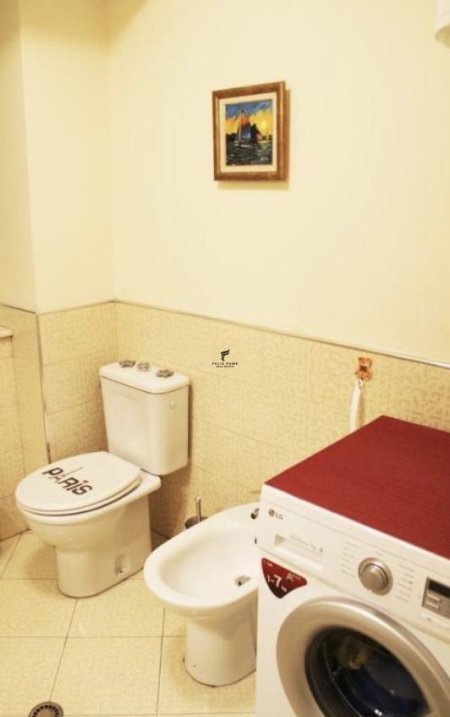 Tirane, jepet me qera apartament 1+1 Kati 3, 60 m² 400 € (RRUGA E DIBRES)