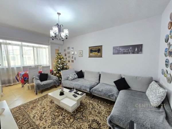 Tirane, shitet apartament 3+1+Aneks+Ballkon Kati 4, 96 m² 179.000 € 