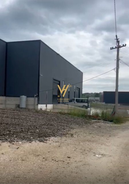 Tirane, jepet me qera magazine Kati 0, 3.000 m² 9.500 € (CITY PARK)