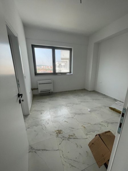 Tirane, jepet me qera zyre Kati 8, 110 m² 700 € (rruga e dafinave)
