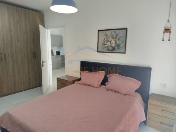 Tirane, jepet me qera apartament 1+1+Ballkon Kati 1, 70 m² 550 € (Ish Parku i Autobuzave)