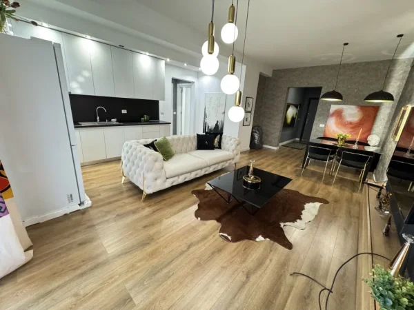 Tirane, jepet me qera apartament 2+1+Ballkon Kati 3, 111 m² 700 € (Rapo hekali)