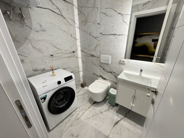 Tirane, jepet me qera apartament 2+1+Ballkon Kati 3, 111 m² 700 € (Rapo hekali)