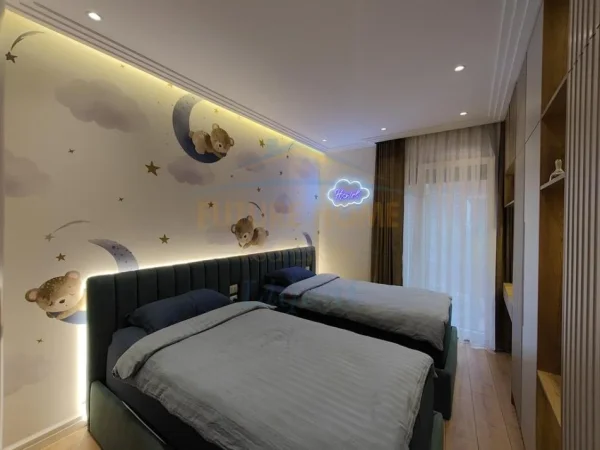 Tirane, shitet apartament 2+1+Ballkon Kati 1, 135 m² 330.000 € 