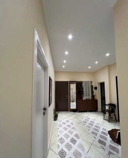 Tirane, jepet me qera apartament 2+1 Kati 1, 95 m² 500 € (don bosko)
