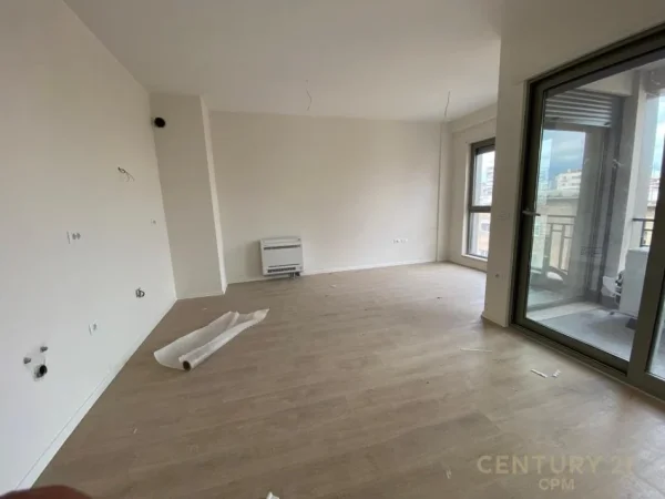 Tirane, jepet me qera zyre Kati 4, 65 m² 650 € (Shkolla e Kuqe)