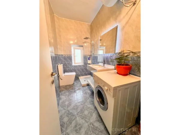 Tirane, jepet me qera zyre Kati 4, 78 m² 650 € 