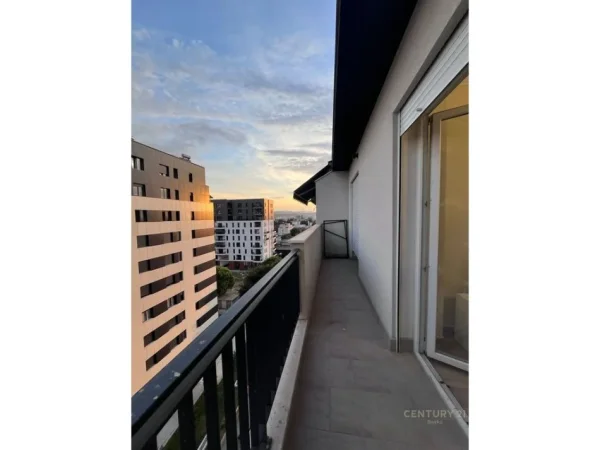 Tirane, jepet me qera apartament 2+1+Aneks+Ballkon Kati 7, 83 m² 700 € 