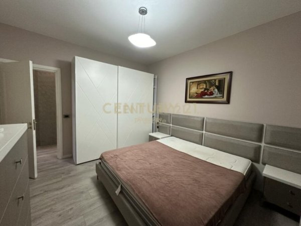Tirane, jepet me qera apartament 2+1+Ballkon Kati 2, 120 m² 950 € (Rruga elbasanit)