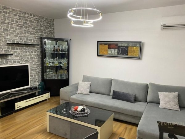 Tirane, jepet me qera apartament 3+1+Aneks Kati 7, 80 m² 800 € (Rruga e Elbasanit)