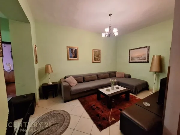 Tirane, jepet me qera apartament 2+1+Aneks Kati 1, 90 m² 500 € (Tregu elektriko)