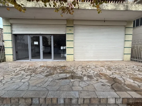Tirane, jepet me qera ambjent biznesi Kati 0, 200 m² (Rruga Siri Kodra)