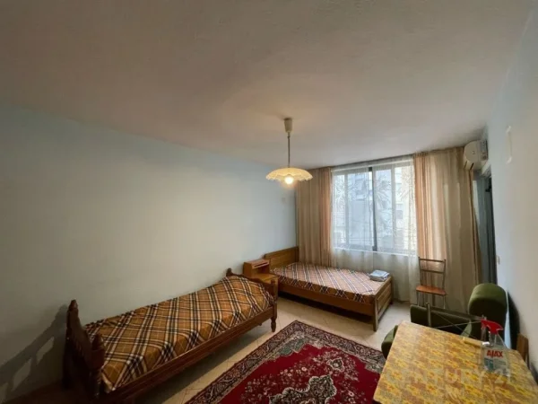 Tirane, jepet me qera apartament 1+1 Kati 2, 40 m² 330 € 