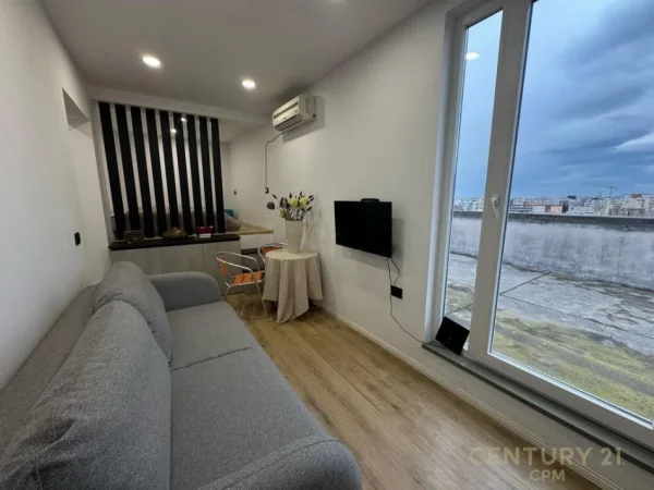 Tirane, jepet me qera vetem 1 dhome 1+1 Kati 9, 450 € 