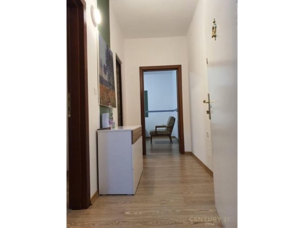 Tirane, jepet me qera apartament 1+1 Kati 2, 48 m² 650 € (Pallatet Agimi)