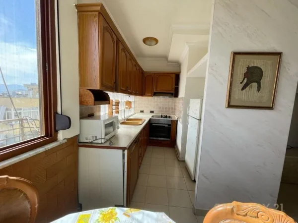 Tirane, jepet me qera apartament 2+1 Kati 9, 80 m² 550 € 