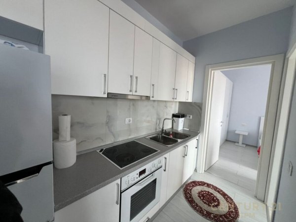 Tirane, jepet me qera apartament 1+1 Kati 6, 75 m² 650 € (Kupola)