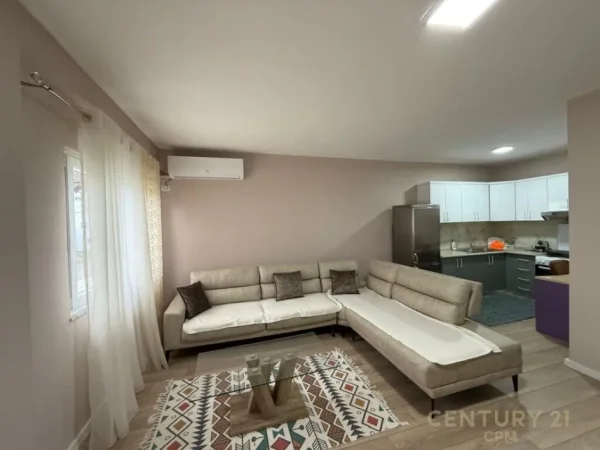 Tirane, jepet me qera apartament 2+1+Ballkon Kati 4, 103 m² 450 € 