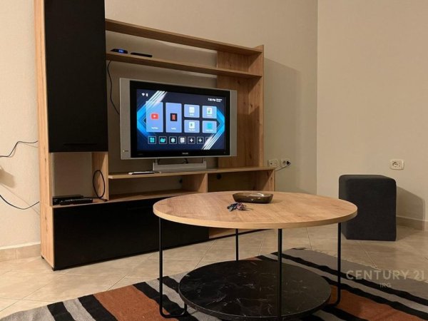Tirane, jepet me qera apartament 1+1 Kati 2, 80 m² 500 € 