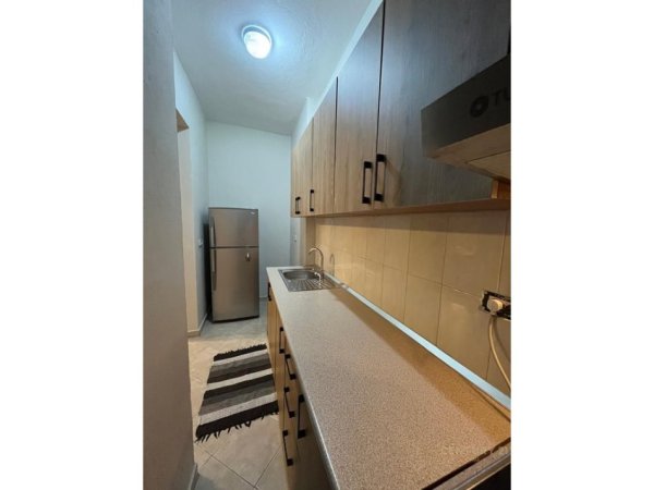 Tirane, jepet me qera apartament 1+1 Kati 2, 80 m² 500 € 