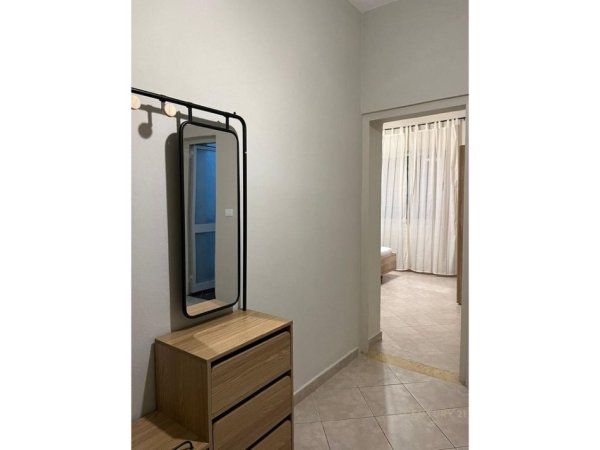 Tirane, jepet me qera apartament 1+1 Kati 2, 80 m² 500 € 