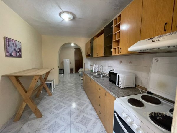 Tirane, jepet me qera apartament 2+1 Kati 2, 100 €