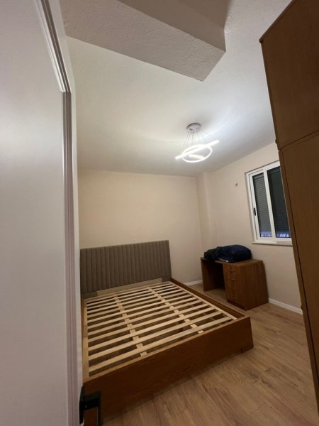 Tirane, jepet me qera apartament 1+1 Kati 1, 65 m² 550 € (Rruga Thoma Avrami)