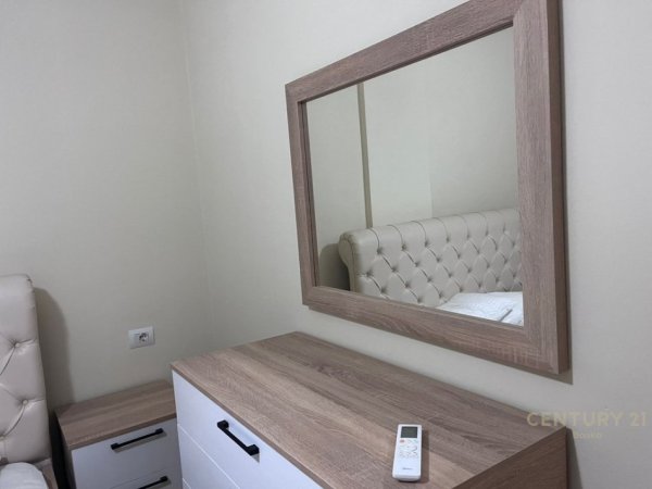 Tirane, jepet me qera apartament 2+1 Kati 7, 90 m² 700 € (Don bosko)