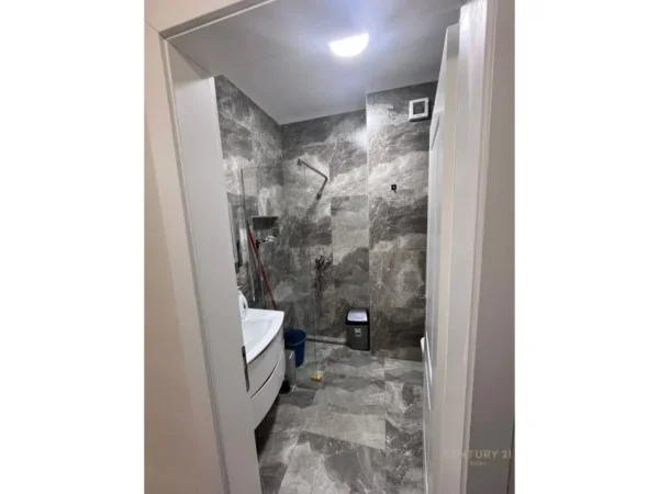 Tirane, jepet me qera apartament 2+1 Kati 7, 90 m² 700 € (Don bosko)