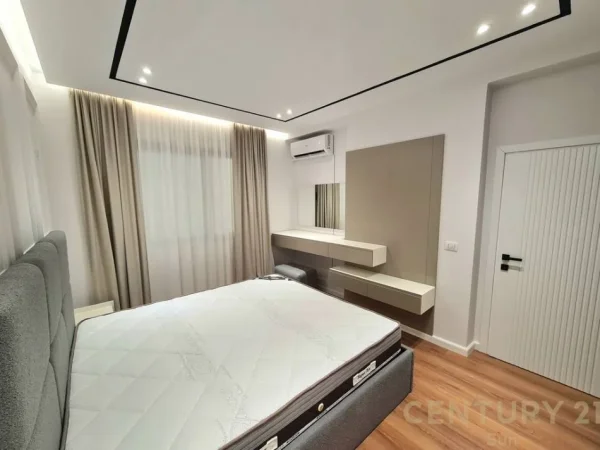 Tirane, jepet me qera apartament 1+1 Kati 8, 80 m² 500 € 