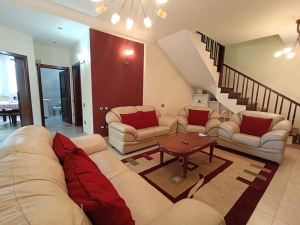 Tirane, jepet me qera apartament 2+1 Kati 3, 120 m² 700 € 