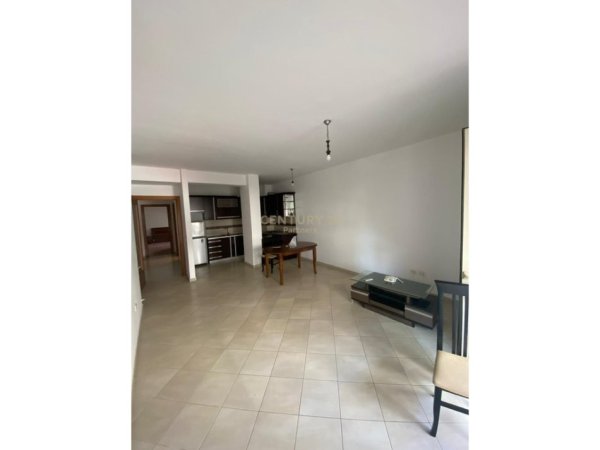 Tirane, jepet me qera apartament 2+1 Kati 2, 110 m² 550 € 