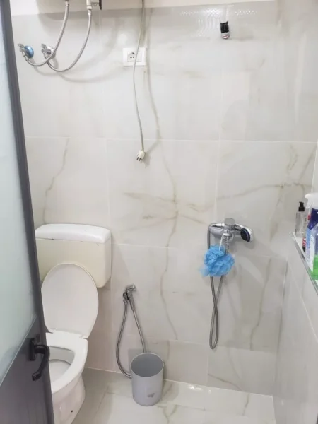 Tirane, jepet me qera garsonier 1+1 Kati 1, 40 m² 320 € (Rruga Ali Visha)