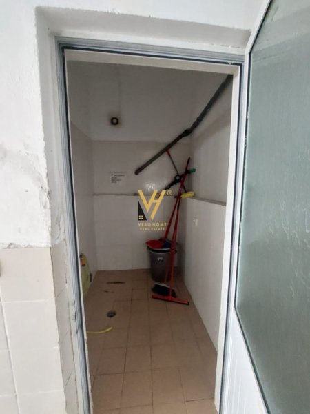 Tirane, shitet ambjent biznesi Kati 0, 996 m² 1.600.000 € (ALI DEMI)