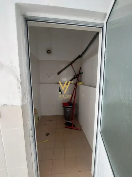 Tirane, shitet ambjent biznesi Kati 0, 996 m² 1.600.000 € (ALI DEMI)