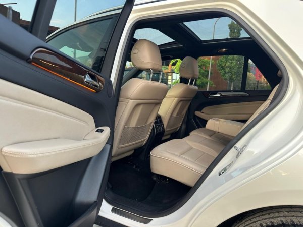 Tirane, shes SUV | Xhip MERCEDES BENZ ML 350 AMG LOOK Nafte, e bardhë automatik Klima