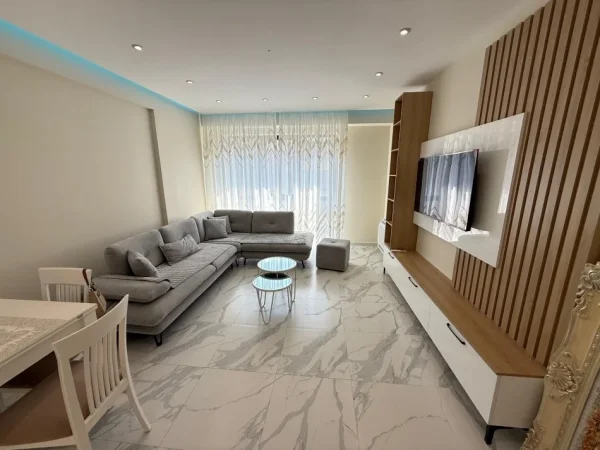 Tirane, jepet me qera apartament 1+1+Ballkon Kati 5, 65 m² 450 € (Boulevard kashar)