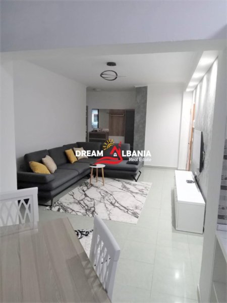 Tirane, jepet me qera apartament 2+1 , 80 m² 590 € 