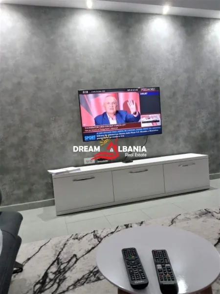 Tirane, jepet me qera apartament 2+1 , 80 m² 590 € 